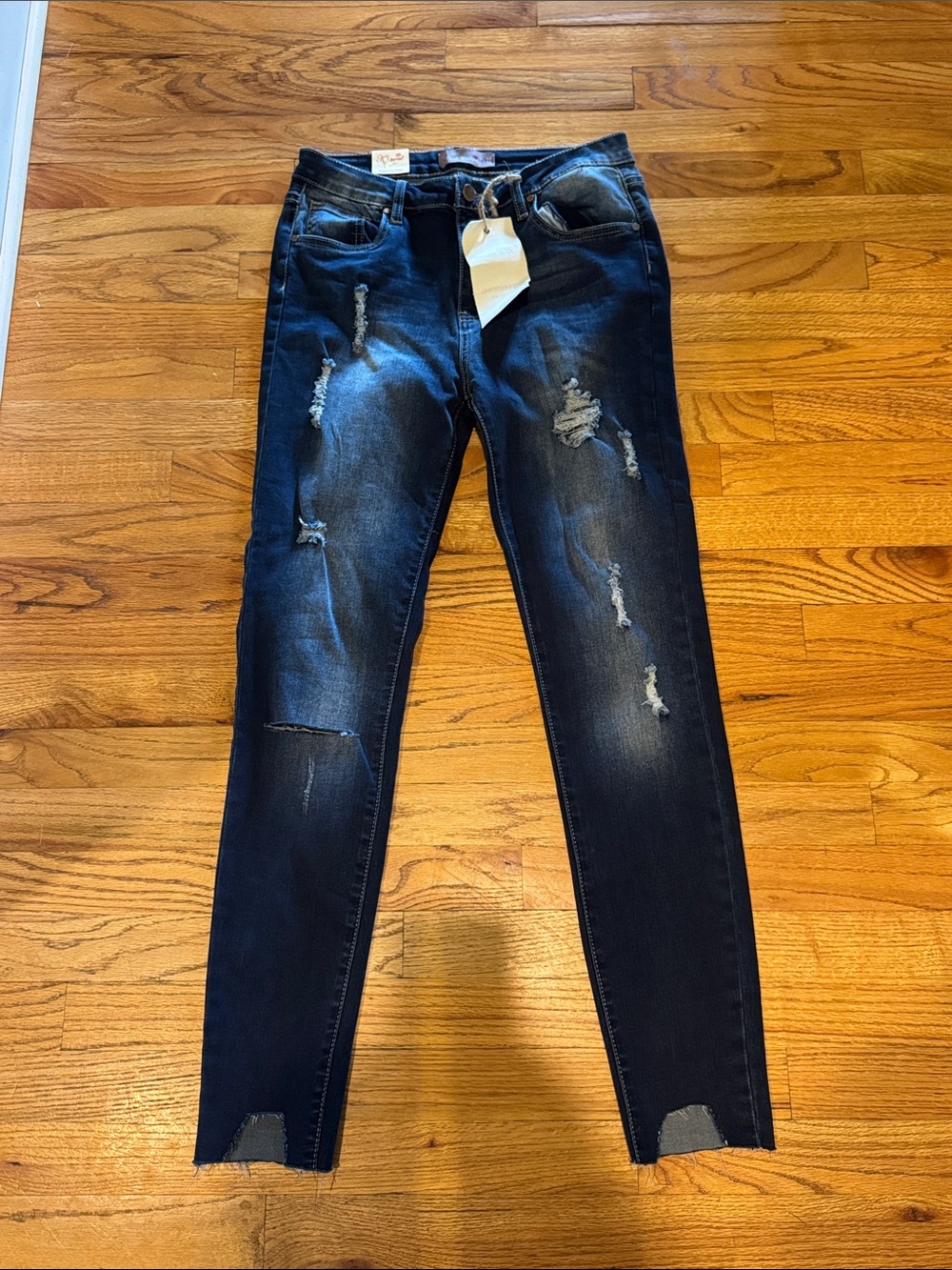 Juniors Dark Blue Distressed Skinny Jeans size 11. NWT